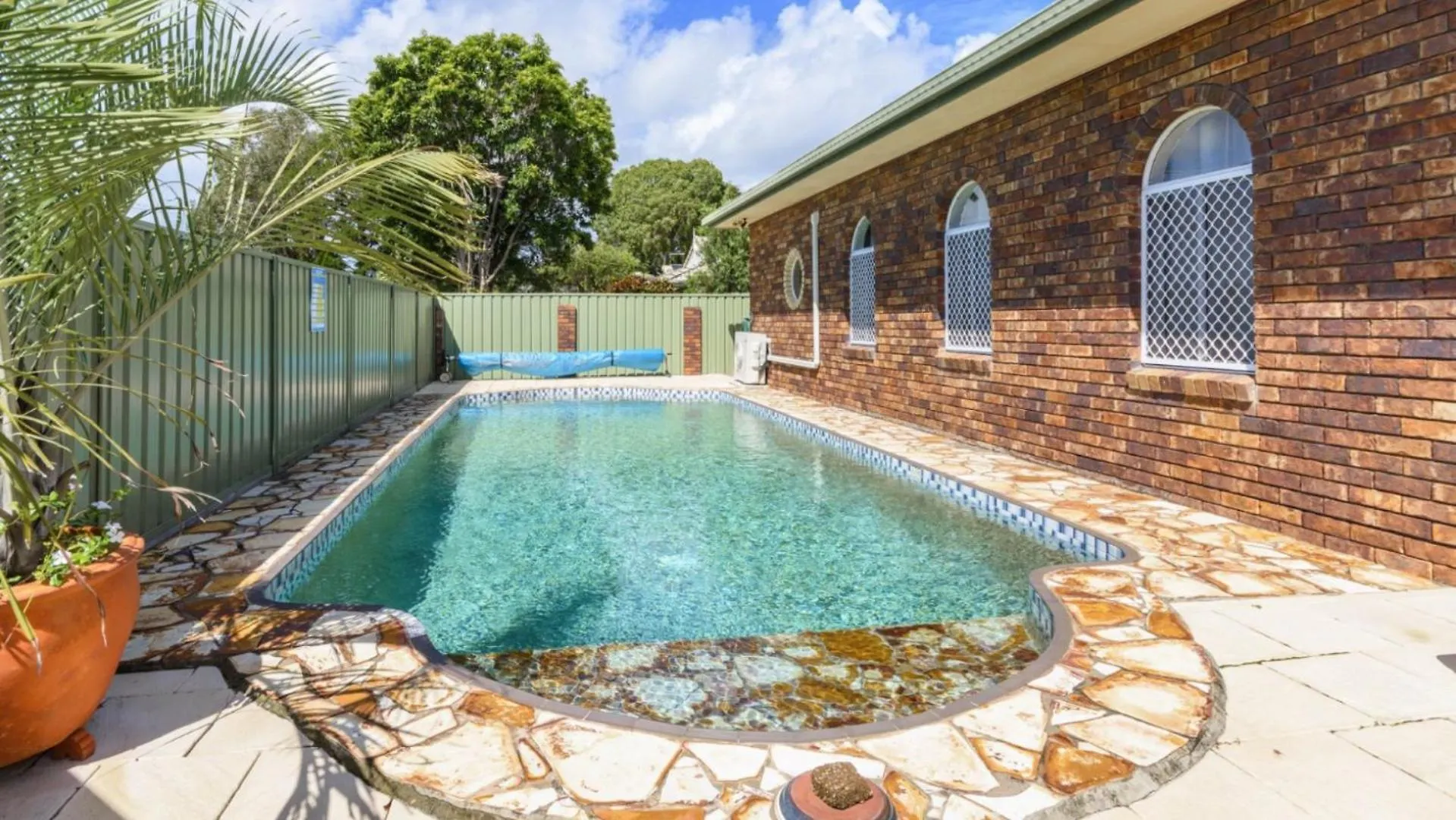 Take A Dip At Eucalypt contacts